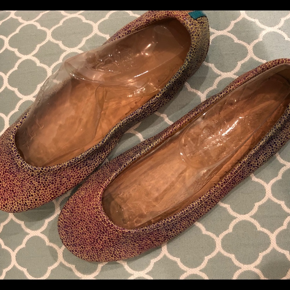 TUSCANY TIEKS SIZE 7 never worn